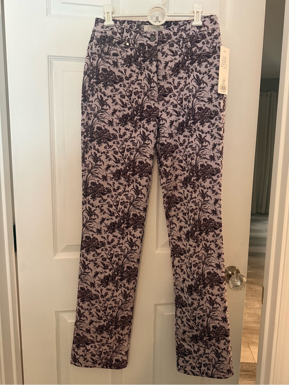Floral / Animal Print Straight-Leg Pants - Lavender Size 0 / Measuring a 2 NWT